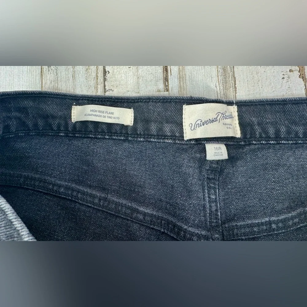 Universal Thread Women's High-Rise Flare Jeans Black Denim Size 16R Short NWT - Picture 4 of 12